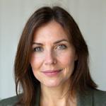 Porträt von Anna Mayer, Leitende Materialentwicklerin bei Lehmwurf Kunstwerk